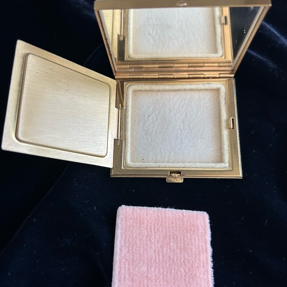 Vintage 50s Mother of Pearl Compact Mirror with Blue Rhinestone - Picture 7 of 7